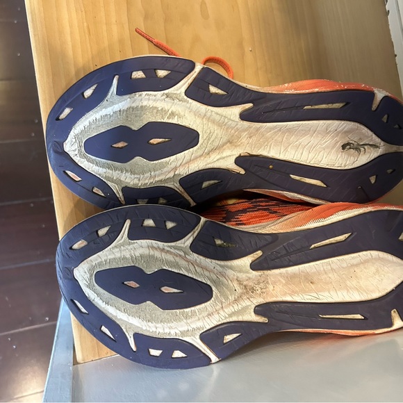 ASICS Novablast 3 good used condition - Picture 2 of 4